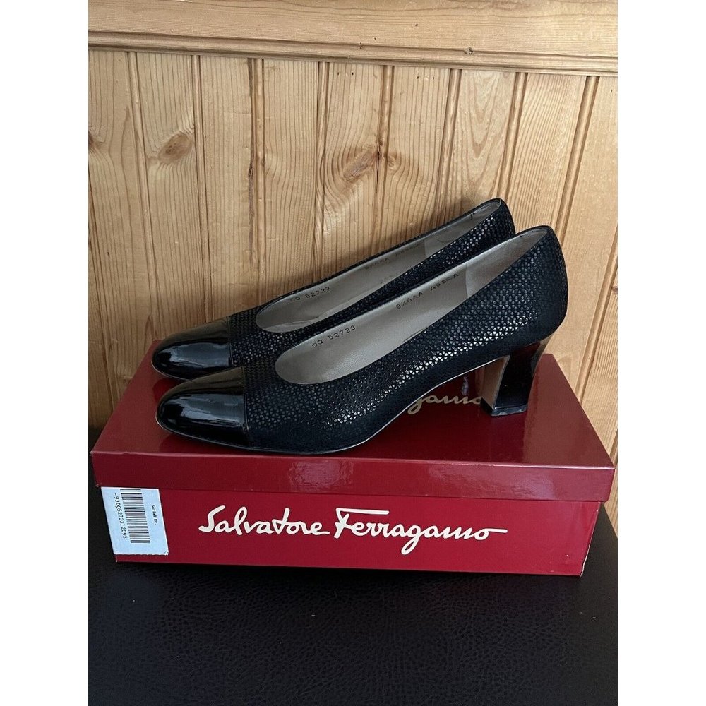 Salvatore Ferragamo Luna 9 1/2 AAA Black